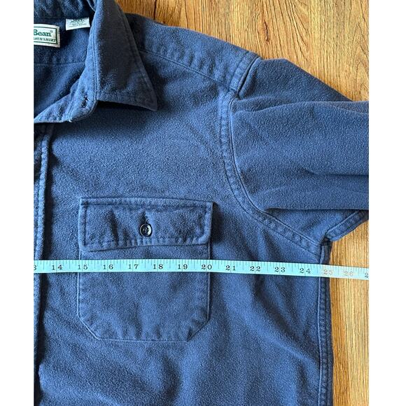 L.L. Bean Vtg Navy Blue Button Down Size Large - Picture 4 of 6